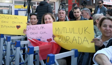 Kuşadası Belediye Başkanı Ömer Günel, Davutlar Mahallesi’nde ikinci mitingini gerçekleştirdi