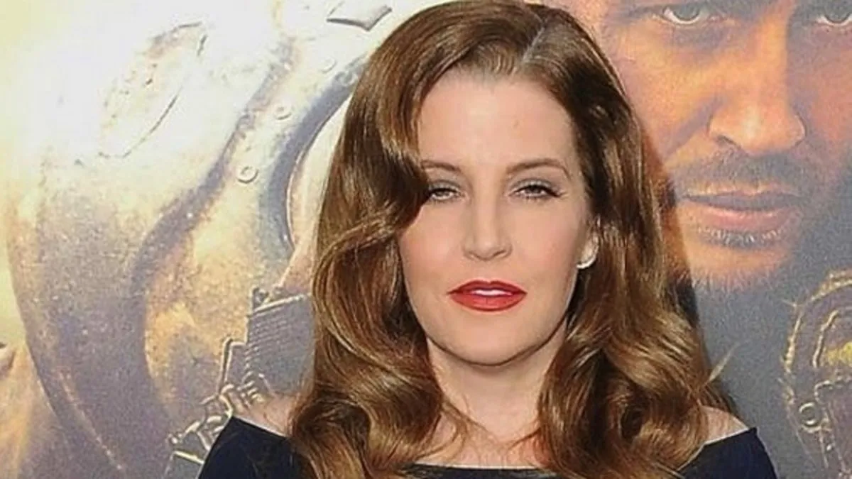 Rock’n Roll efsanesi Elvis Presley’nin kızı Lisa Marie Presley oğlunun cesedini iki ay evinde saklamış!