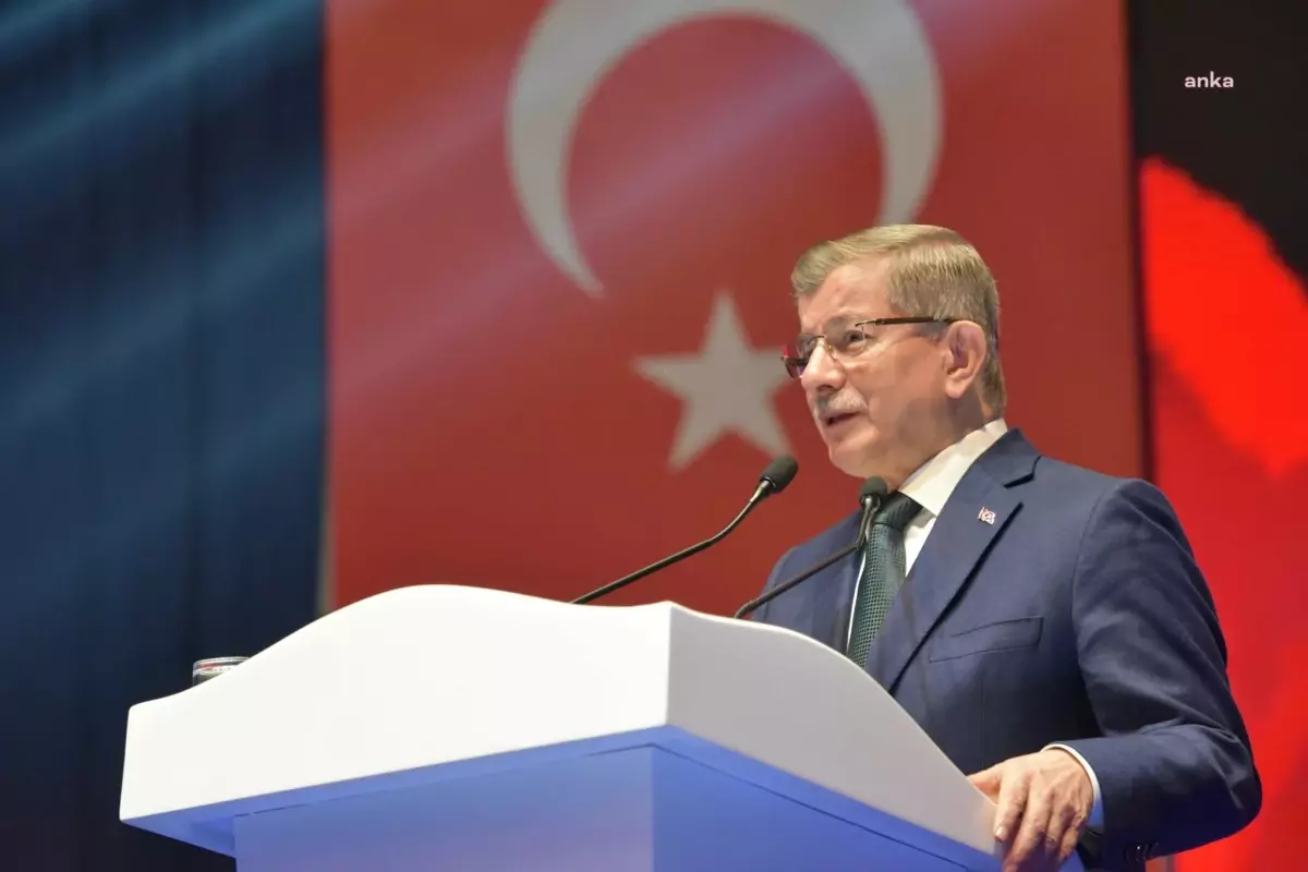 Davutoğlu’ndan Özdağ’ın Gözaltına Alınmasına Tepki
