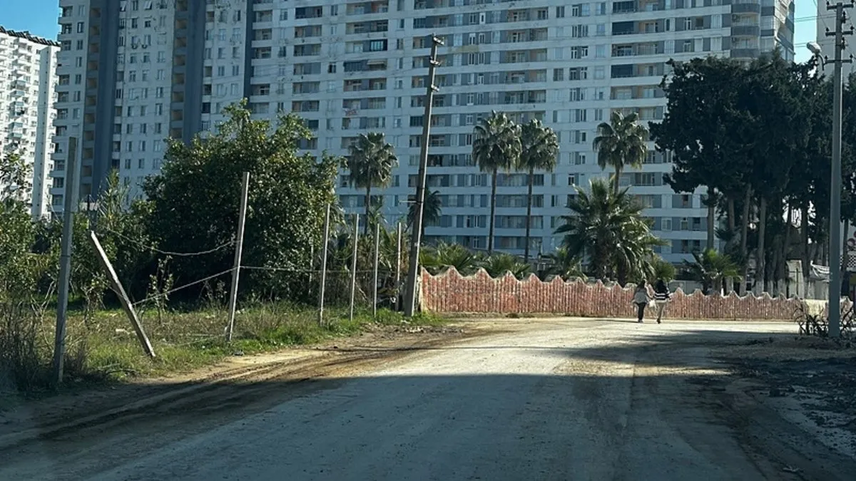 Mersin’de korkunç olay: İki genç 13. kattan düşerek can verdi!