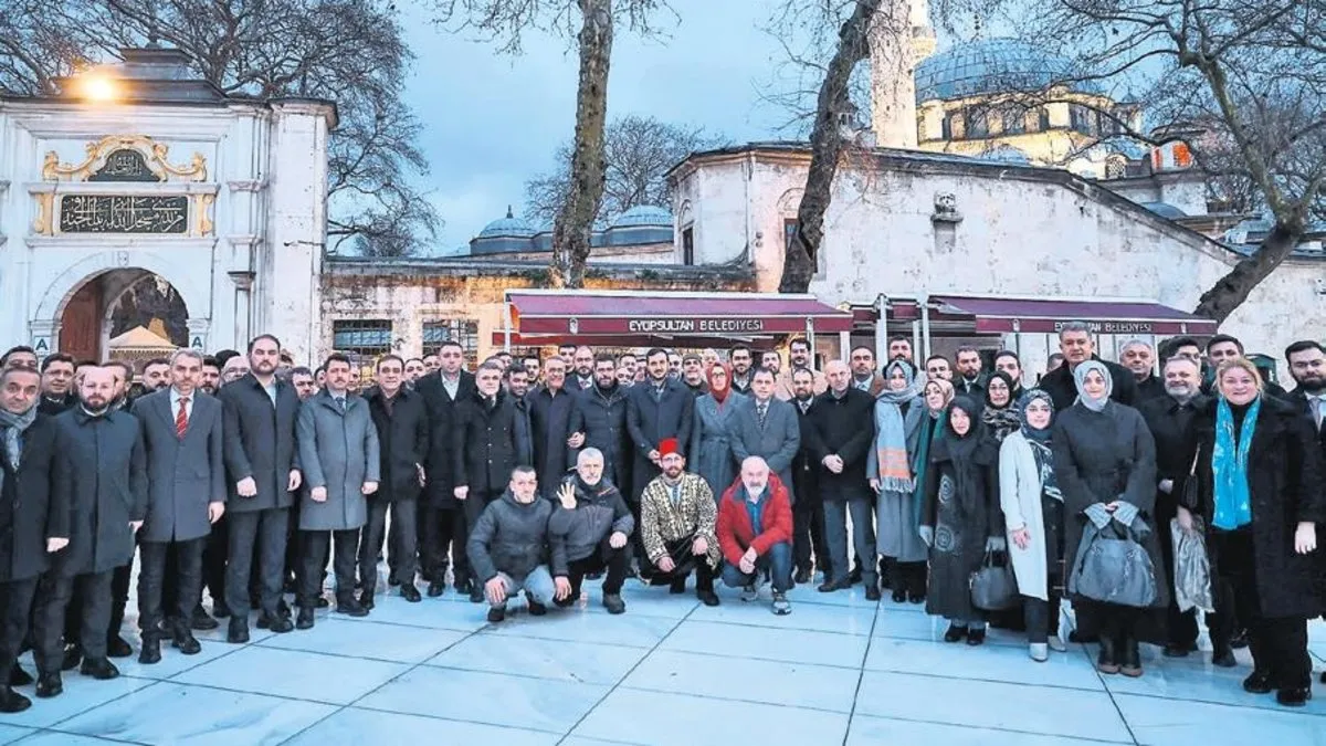 Özdemir’den ilk ziyaret Eyüpsultan’a