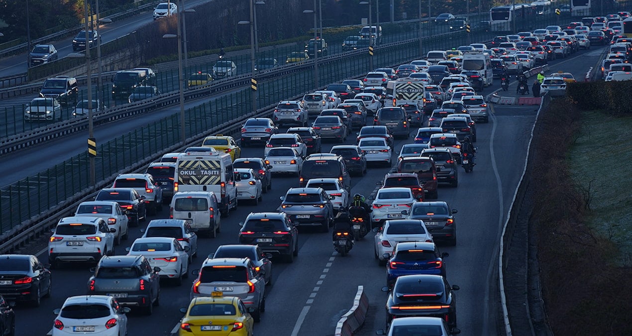 İstanbullunun trafik çilesi: Yoğunluk her geçen gün artıyor!