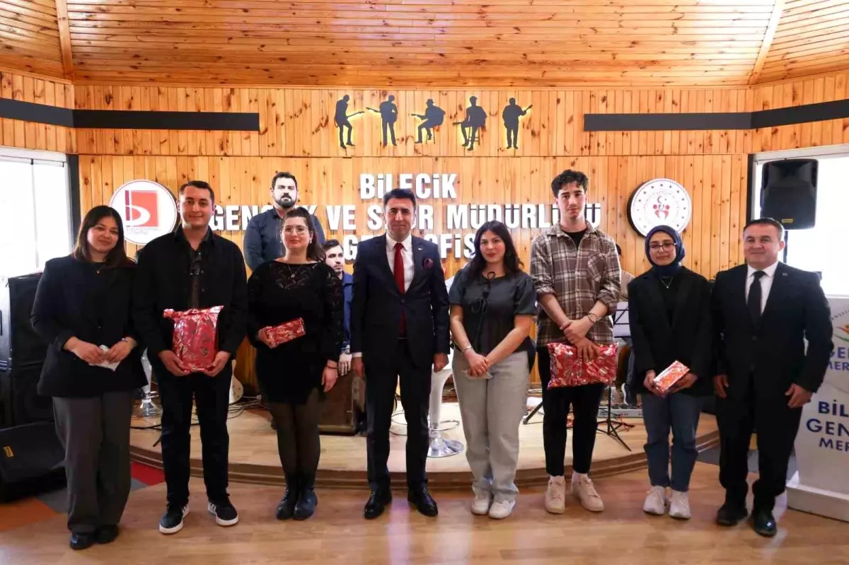 Bilecik’te Gençlerin Ses Yarışması Heyecanı